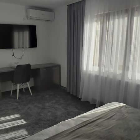 Motel Moara Veche Сэкэлэшени Экстерьер фото