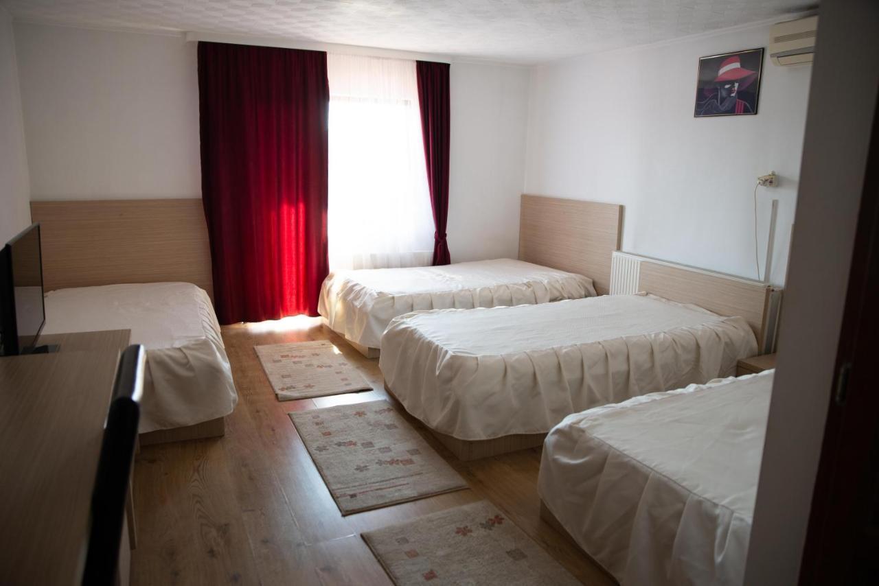 Motel Moara Veche Сэкэлэшени Экстерьер фото