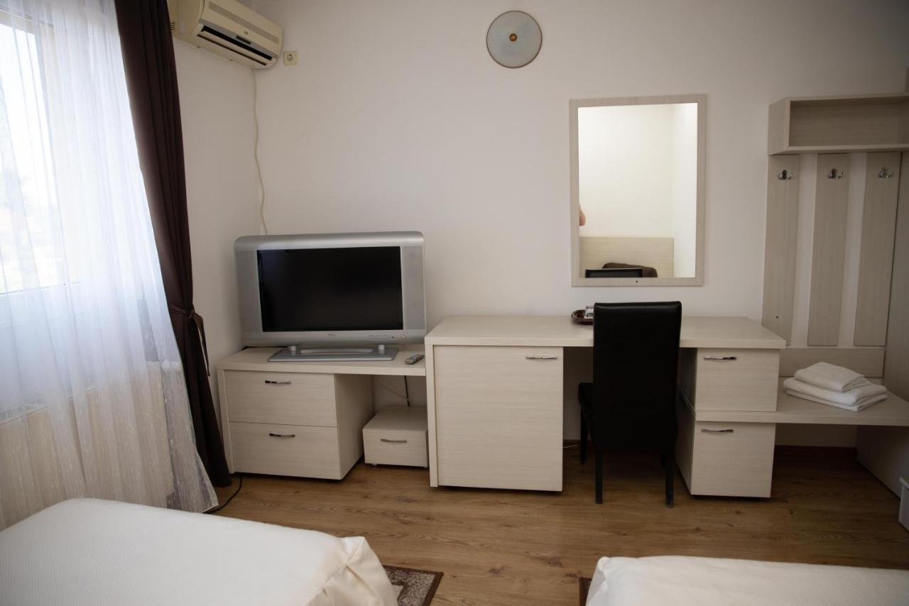 Motel Moara Veche Сэкэлэшени Экстерьер фото