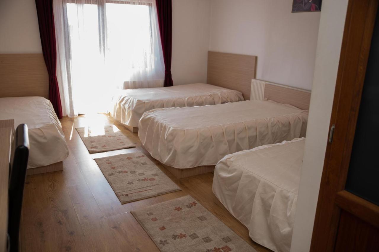 Motel Moara Veche Сэкэлэшени Экстерьер фото