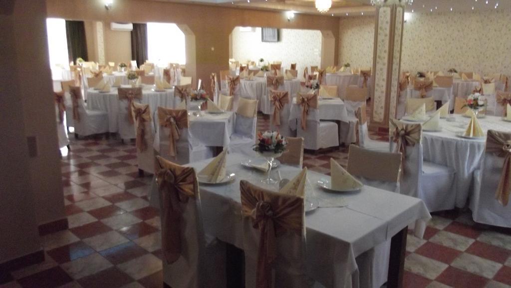 Motel Moara Veche Сэкэлэшени Экстерьер фото