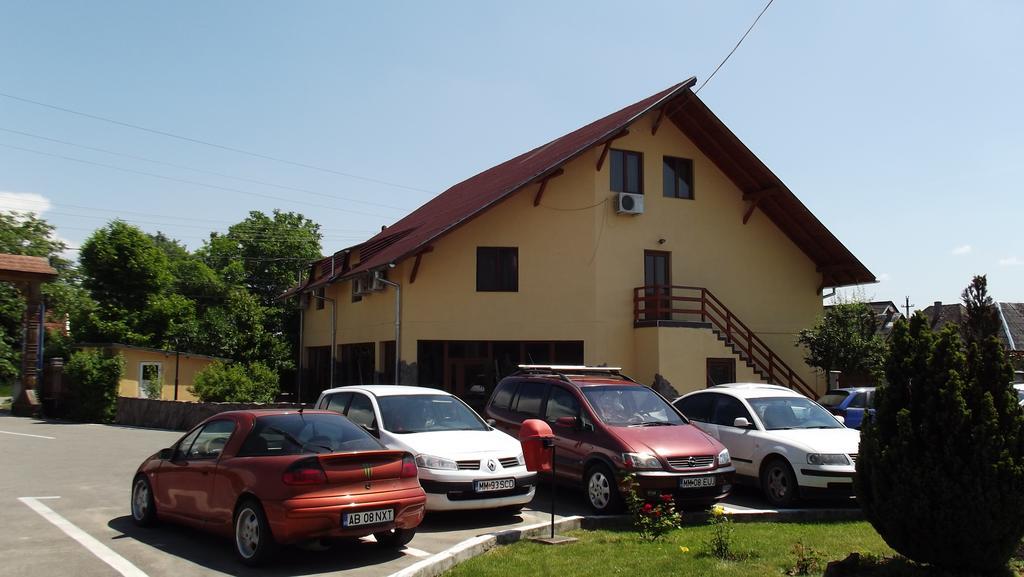 Motel Moara Veche Сэкэлэшени Экстерьер фото