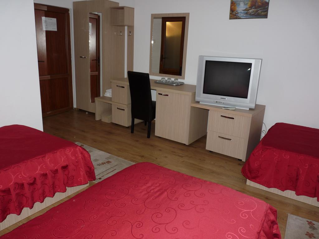 Motel Moara Veche Сэкэлэшени Экстерьер фото